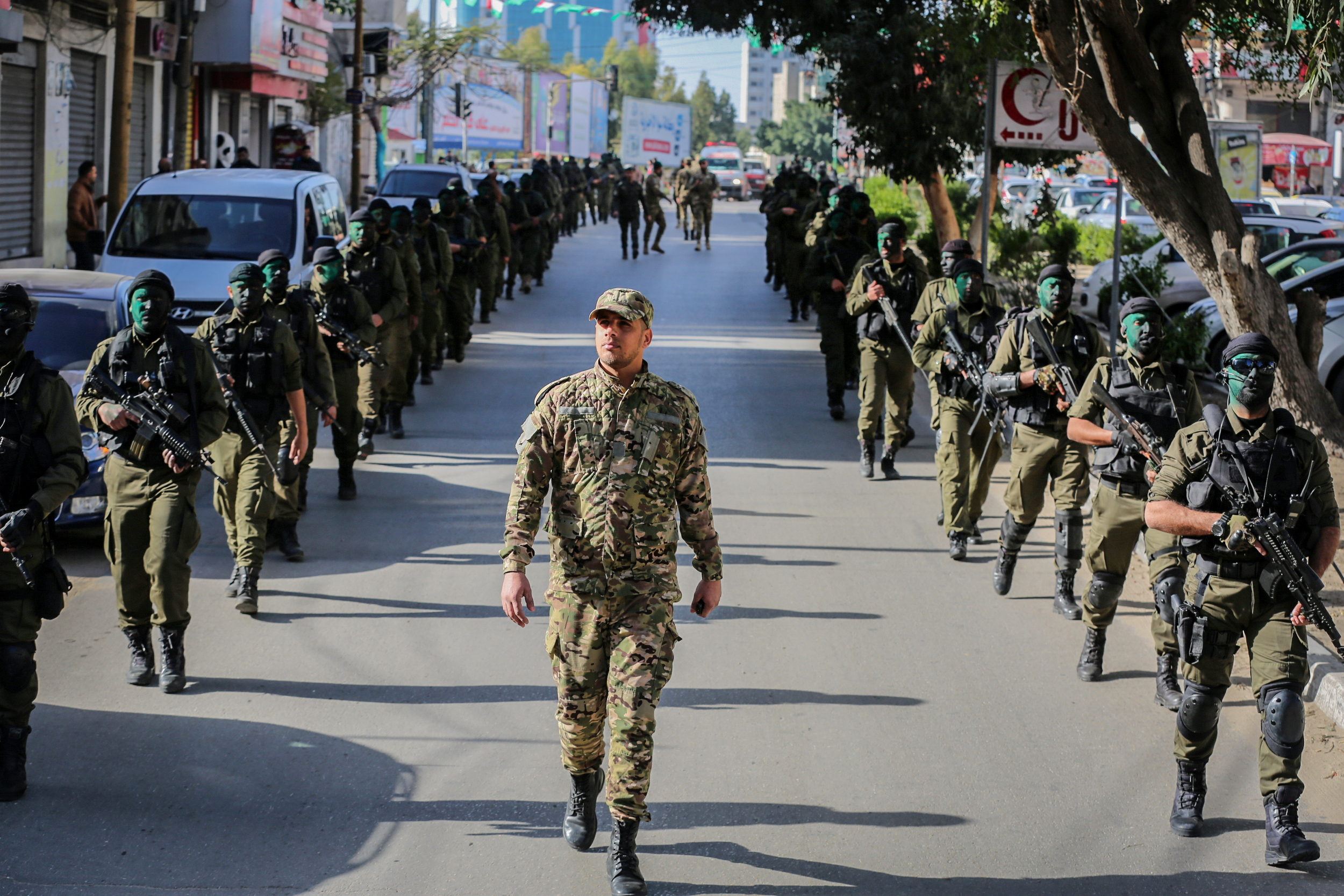 مسير عسكري لدورات قادة السرايا 5، وتأهيل الضباط 15، وصف ضباط 16 بقوات الأمن الوطني