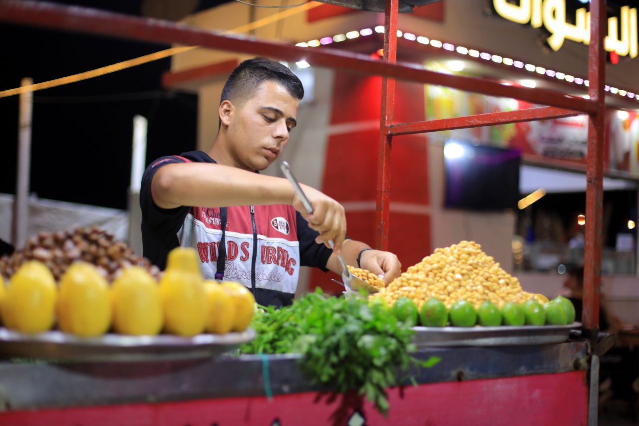 قضاء المواطنين في غزة إجازة عيد الأضحى المبارك