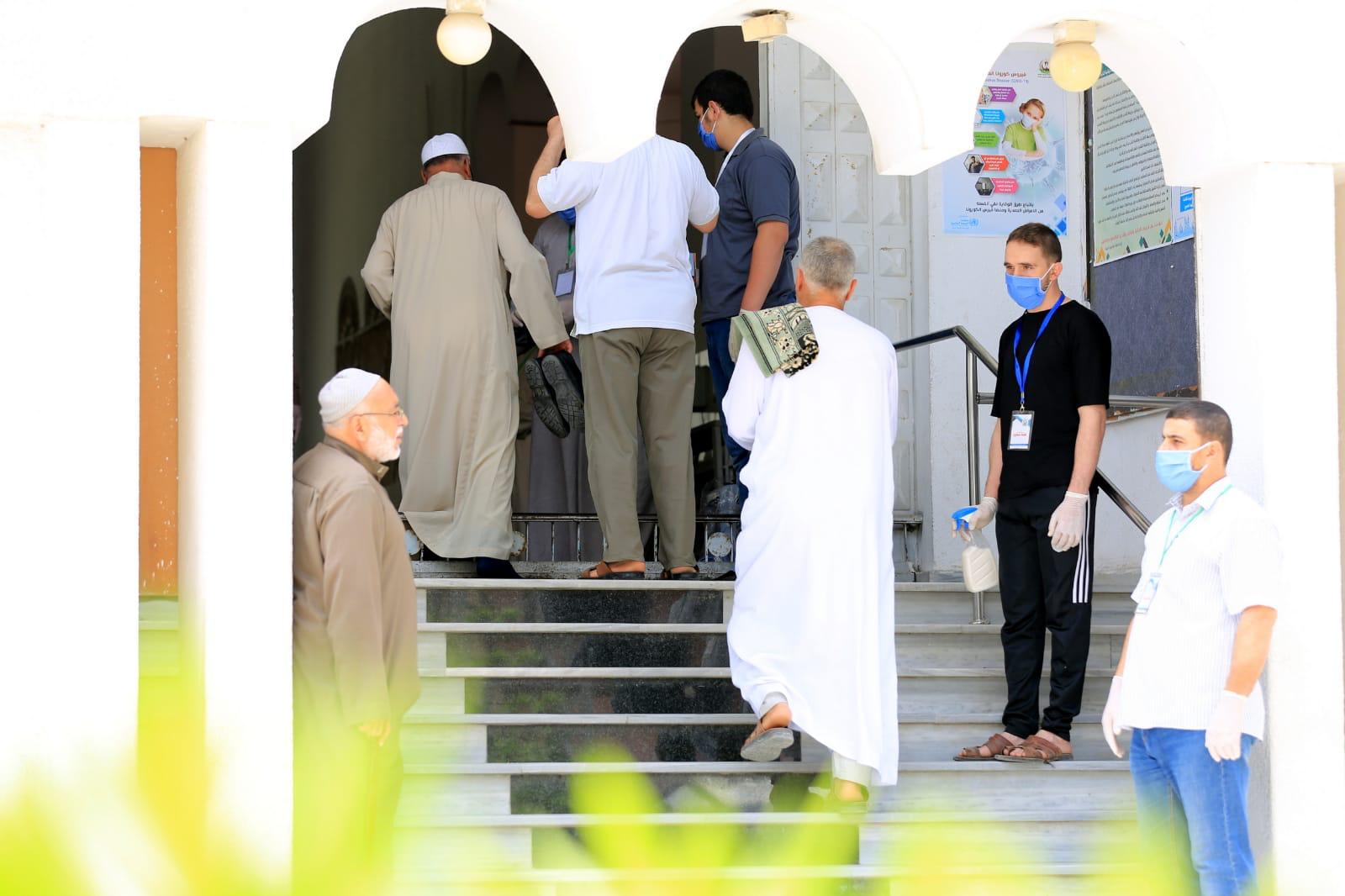 الشرطة تؤمن إقامة صلاة الجمعة وفق إجراءات الوقاية والسلامة