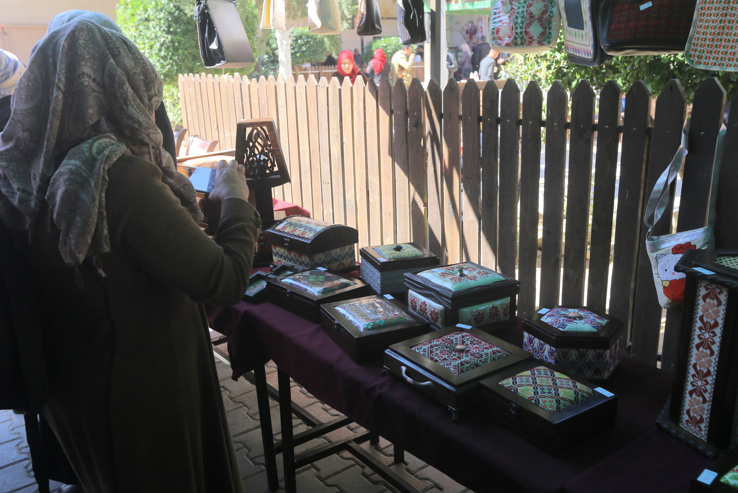 افتتاح معرض "إشراقة أمل" لمنتوجات النزيلات بمراكز الإصلاح والتأهيل