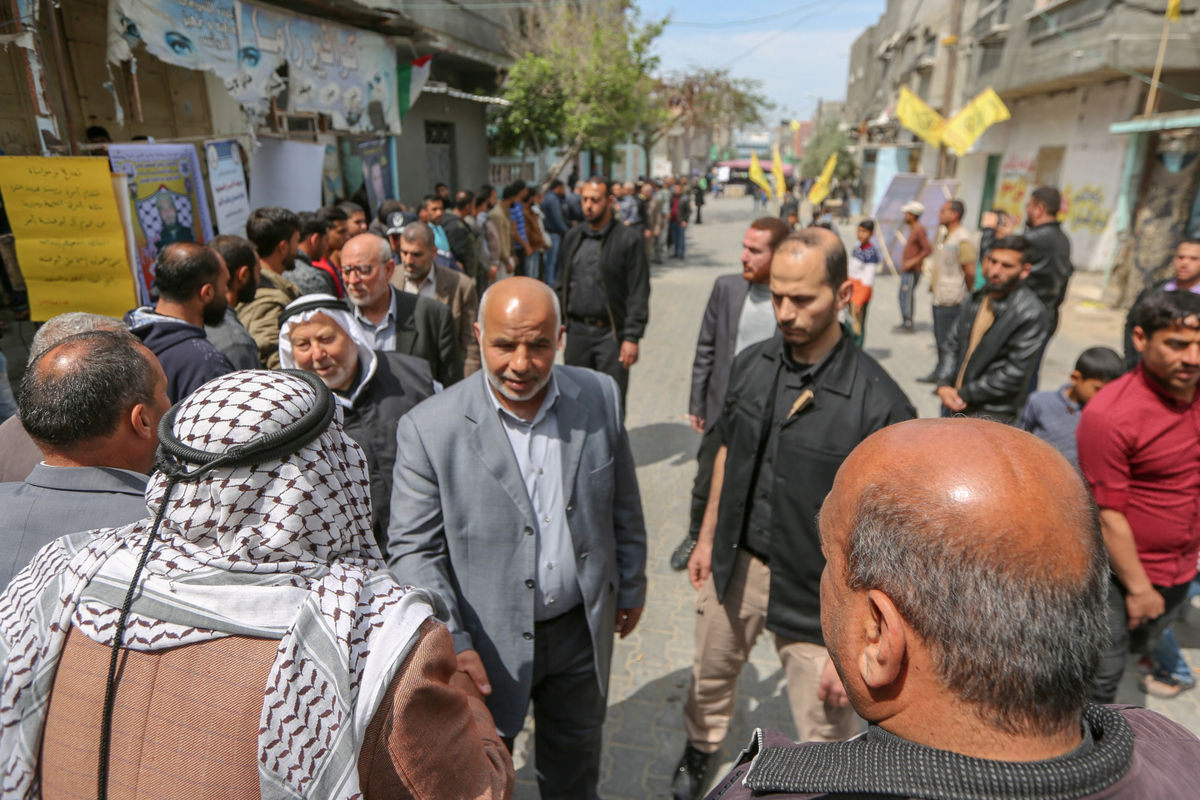 قيادة الداخلية تُقدم واجب العزاء لذوي شهداء مسيرة العودة