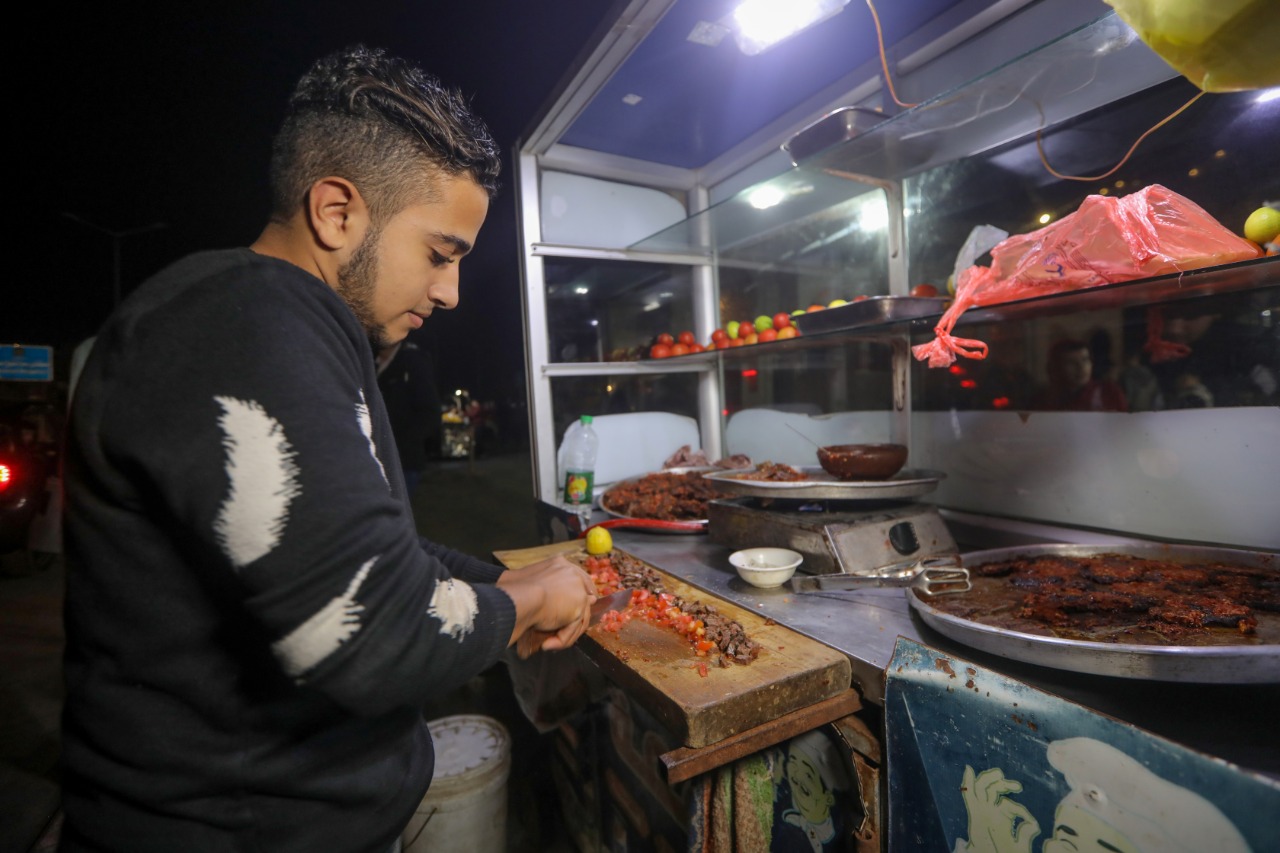 أجواء قضاء المواطنين بغزة الإجازة الأسبوعية في عدد من الأماكن الترفيهية مساء الجمعة