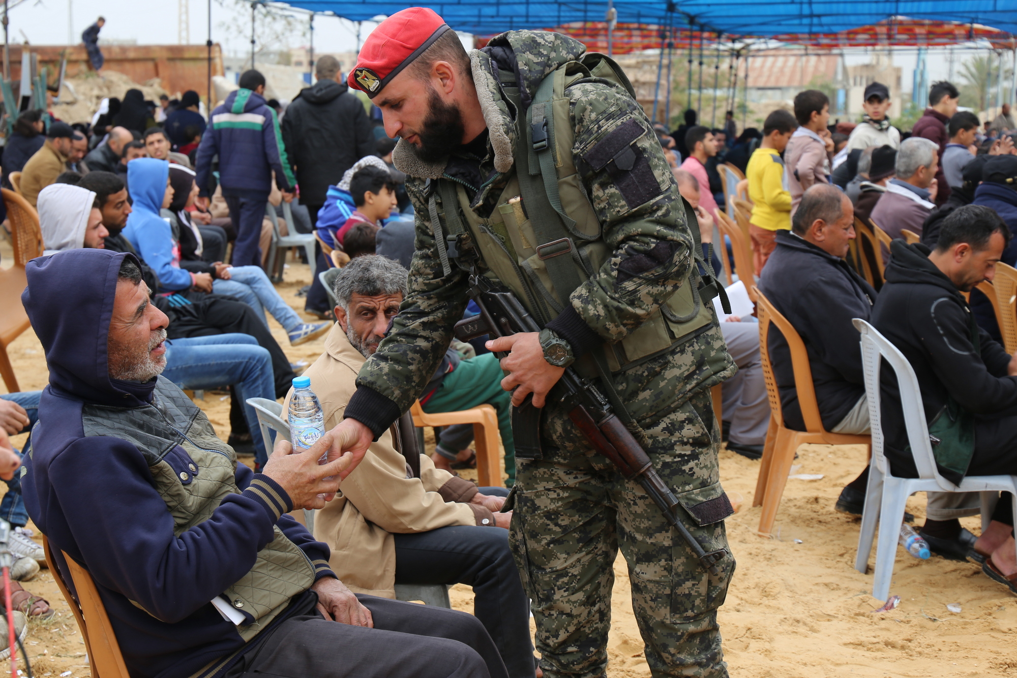 أجهزة الداخلية تُساند جماهير شعبنا المشاركة في مليونية الأرض والعودة