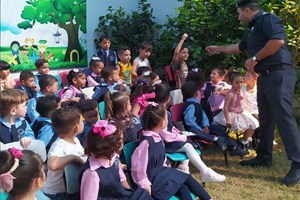 "الإرشاد المروري" شمال غزة ينظم محاضرات توعوية لطلبة المدارس ورياض الأطفال