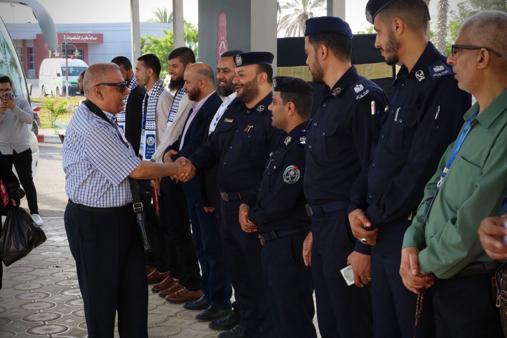 أطقم "المعابر" و"أجهزة الداخلية" تسهل مغادرة الفوج الثاني من حجاج غزة عبر معبر رفح