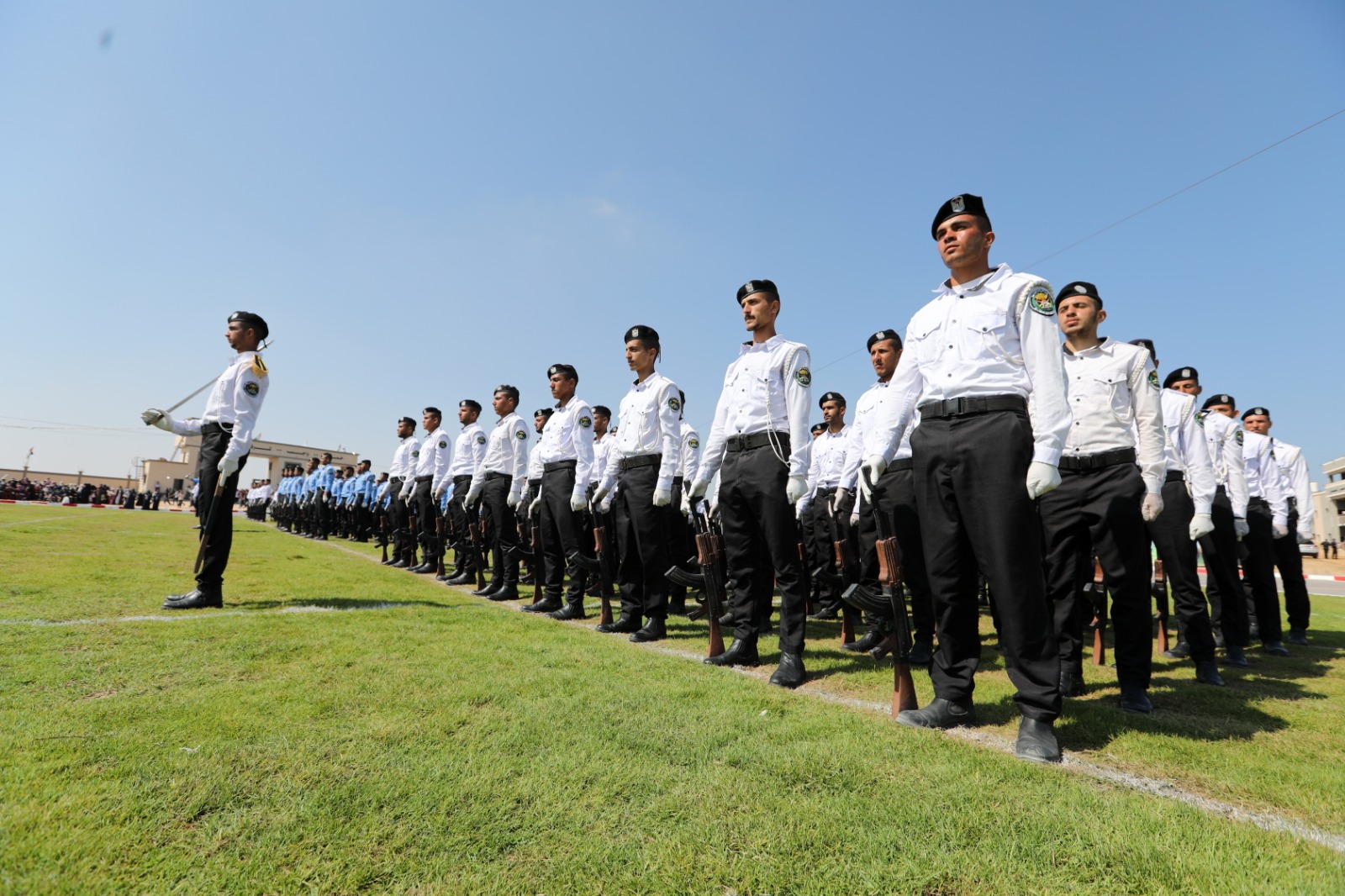 كلية الرباط الجامعية تخرج دفعتي العلوم الشرطية الـ 10 و"البحرية الـ 5"