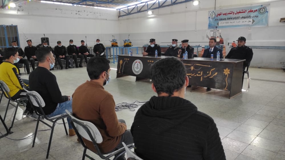 "الإصلاح والتأهيل" تُخرّج دورة "الحرف التأهيلية الثالثة" للنزلاء بخانيونس