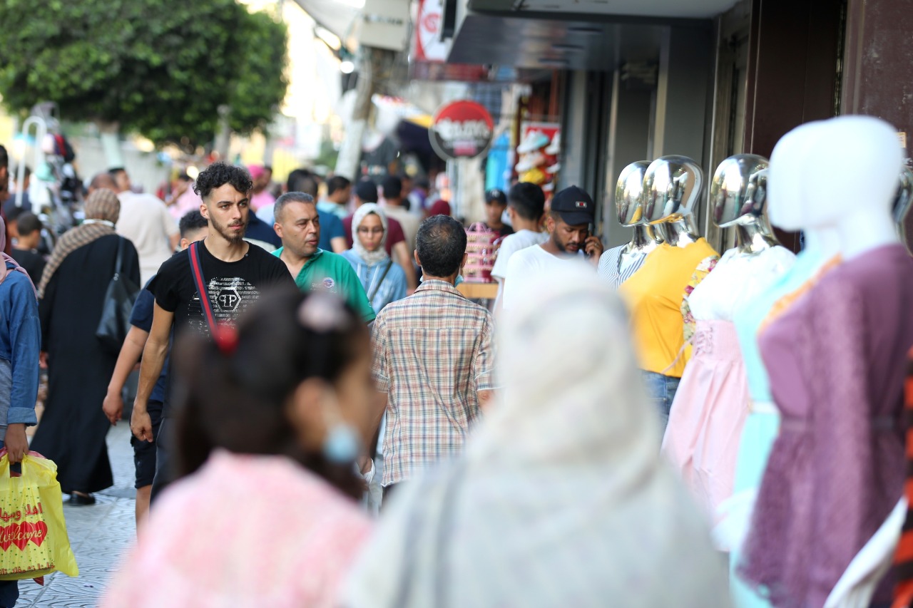 صور من انتشار الأجهزة والإدارات الشرطية لتيسير وتأمين حركة المواطنين عشية عيد الأضحى المبارك