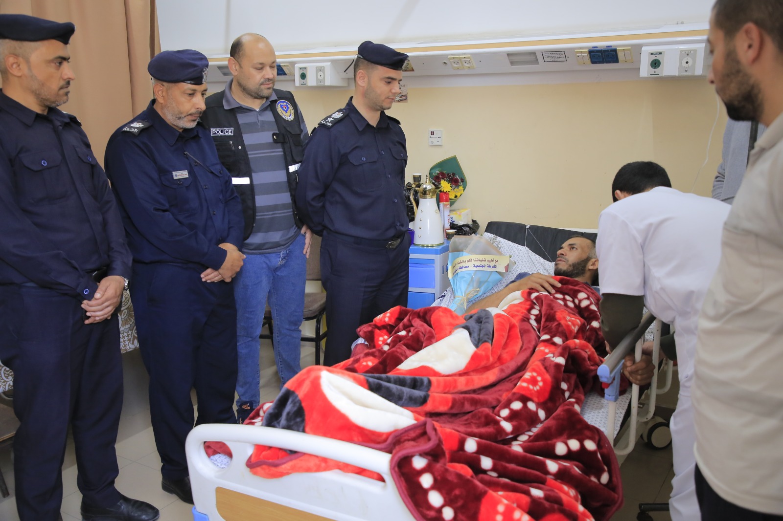 دائرة الشرطة المجتمعية تتفقد بيوت شهداء وجـرحى العـدوان الإسـرائيلي