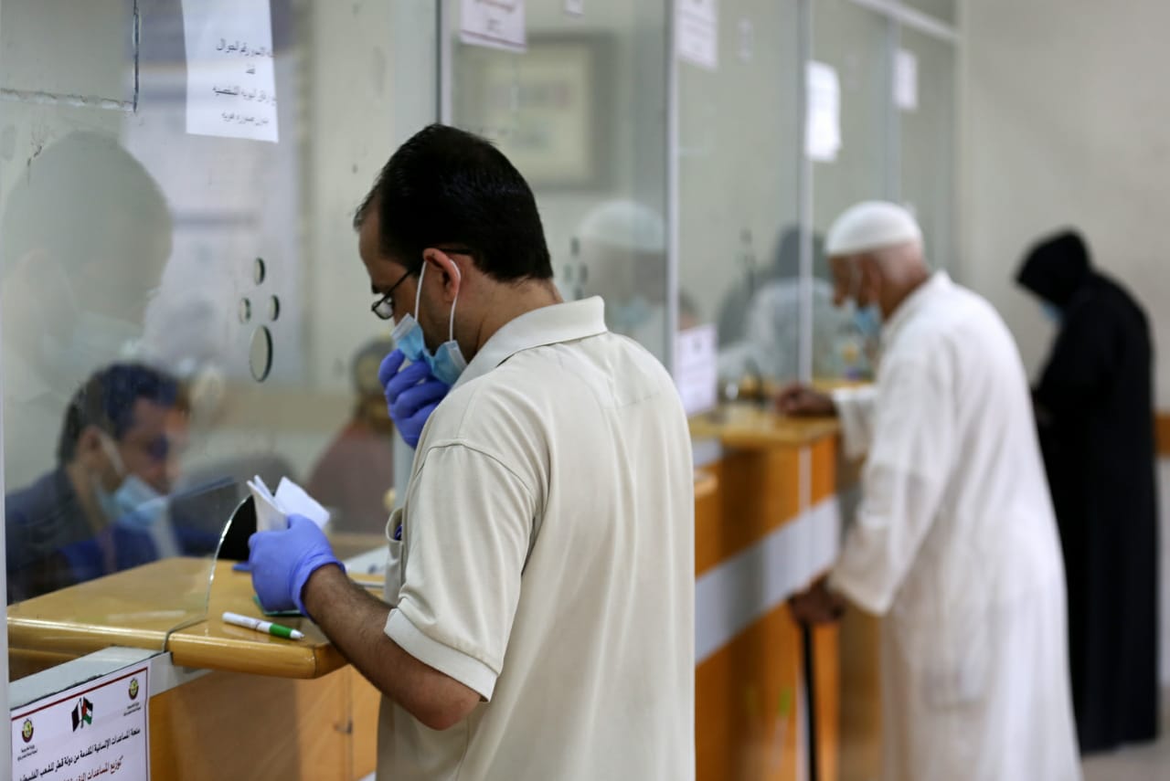 أجهزة الداخلية تُنظم صرف المنحة القطرية