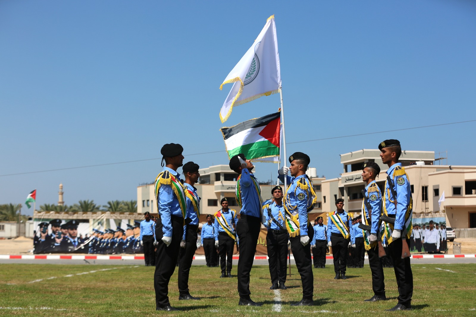 كلية الرباط الجامعية تخرج دفعتي العلوم الشرطية الـ 10 و"البحرية الـ 5"