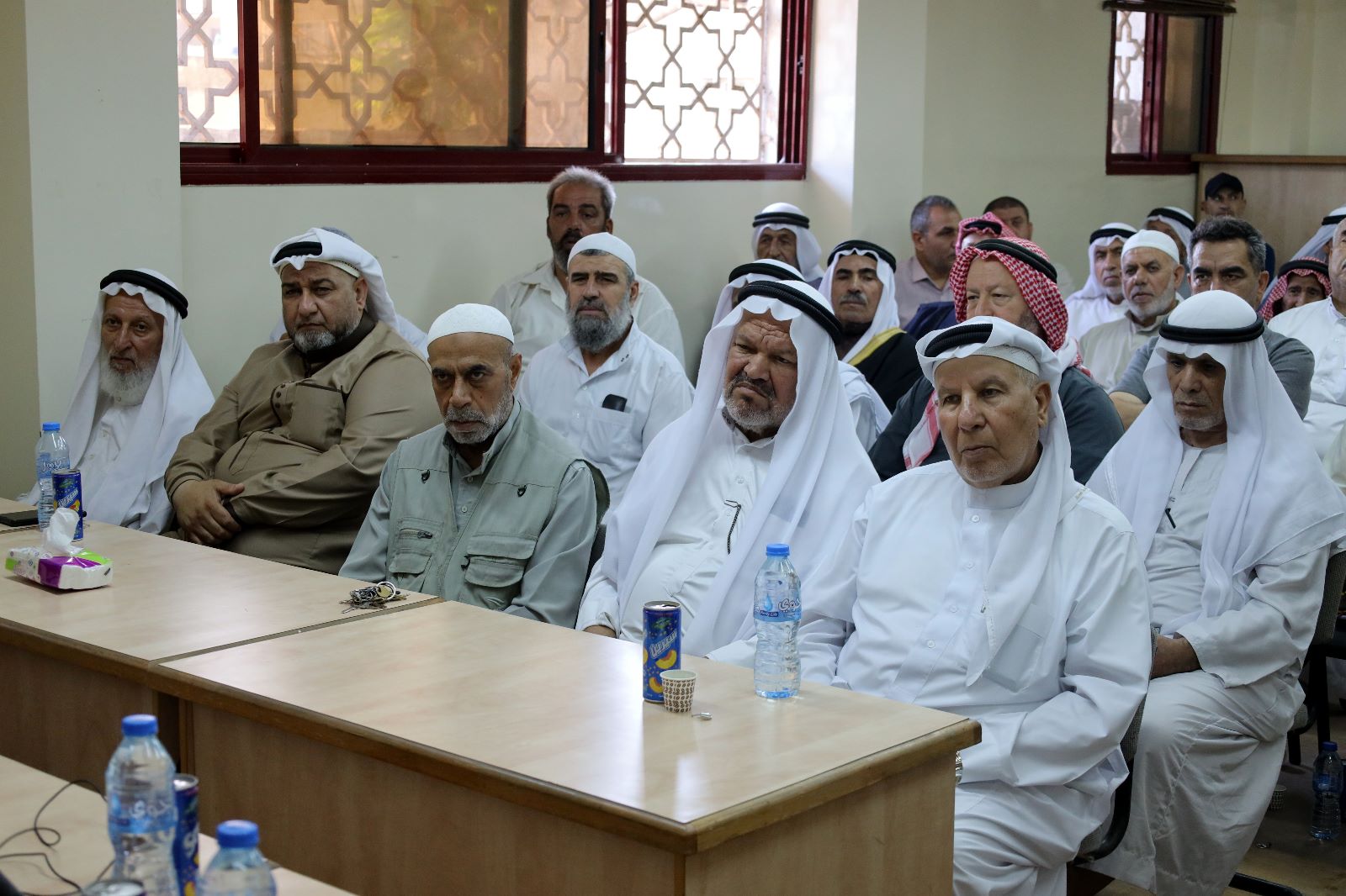 "شرطة المكافحة" و"العشائر" تنظمان لقاء مع الوجهاء والمخاتير حول سبل مكافحة آفة المخدرات