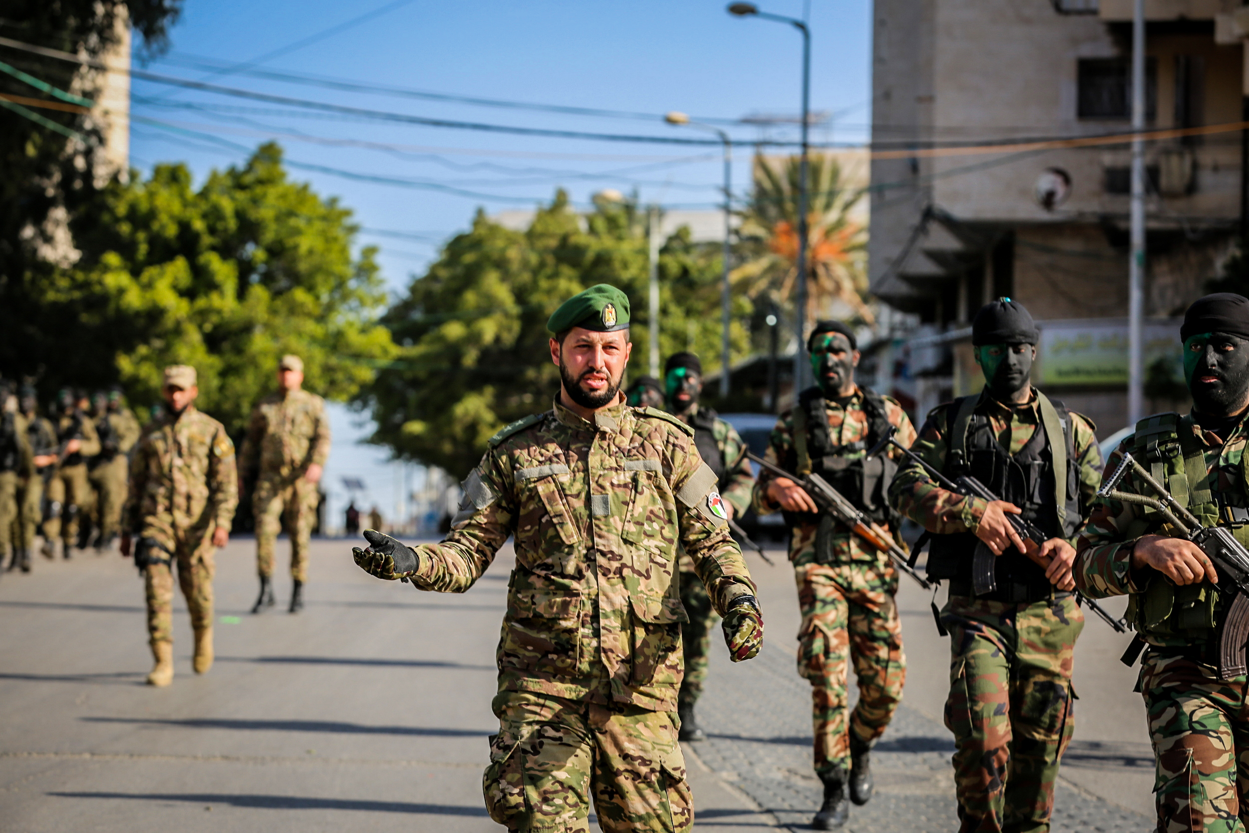 مسير عسكري لدورات قادة السرايا 5، وتأهيل الضباط 15، وصف ضباط 16 بقوات الأمن الوطني