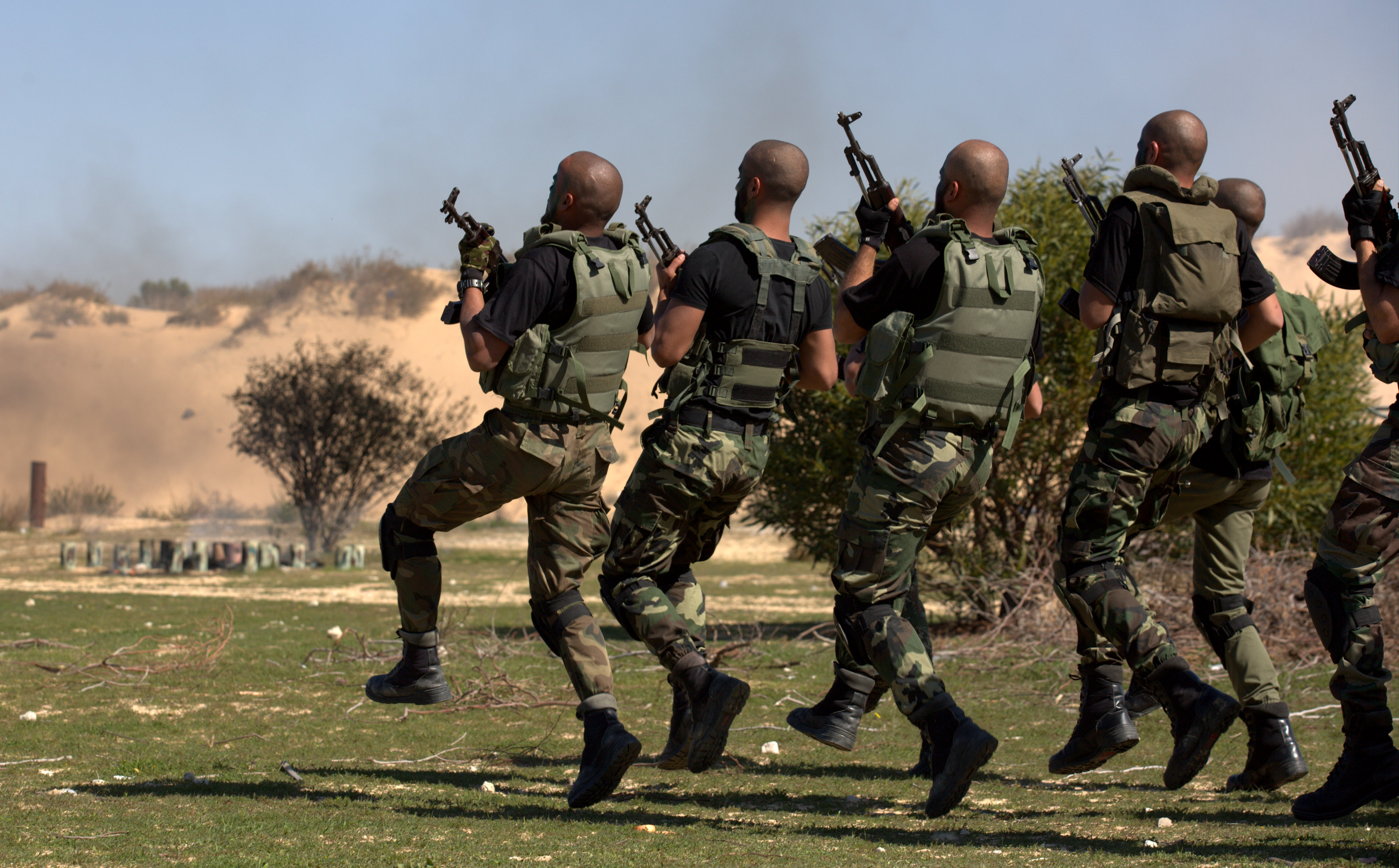 تدريبات ميـدانية لدورة المستجدين "الخاصة بوظائف الأفراد"