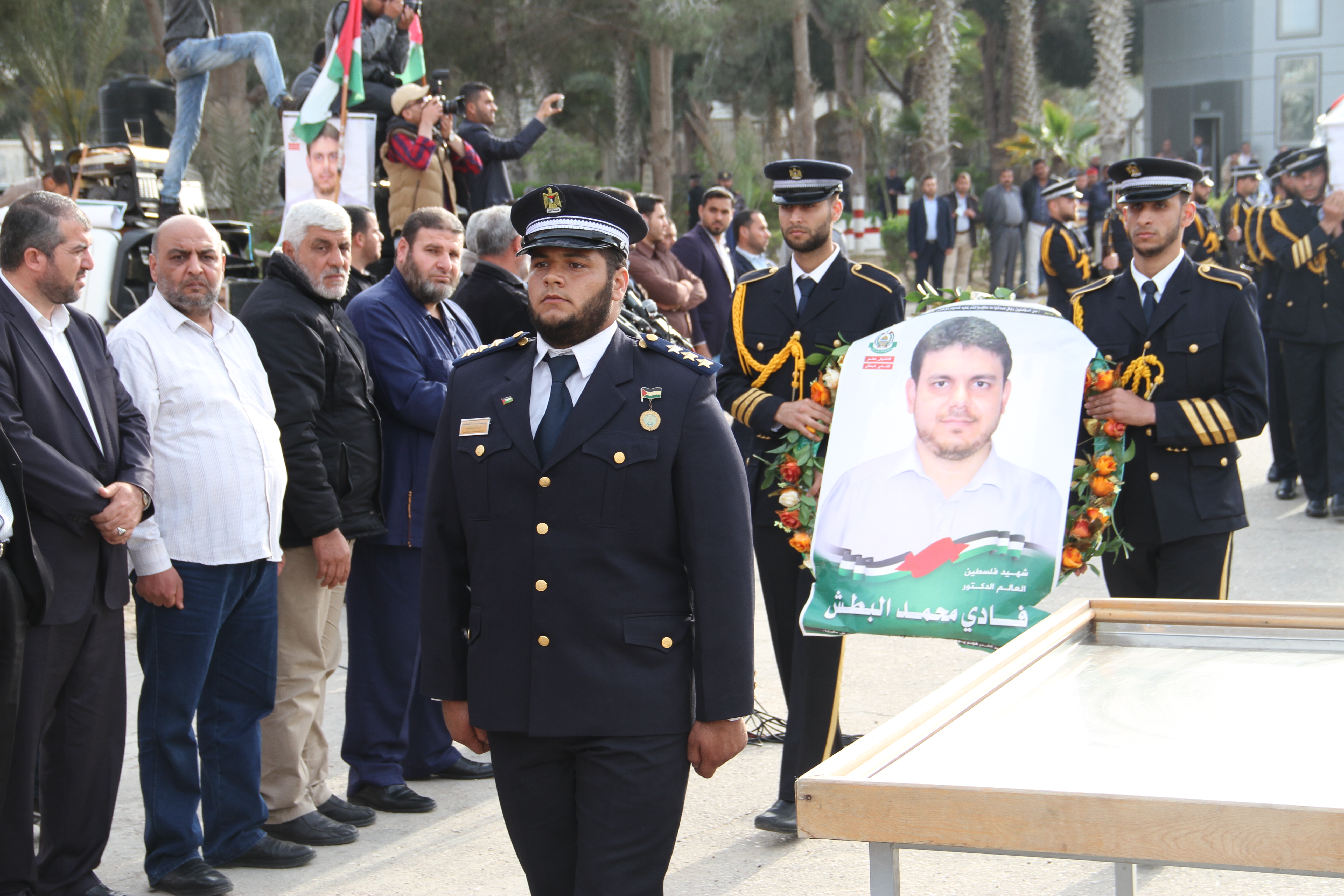 استقبال جثمان الشهيد العالم د. فادي البطش بمعبر رفح البري